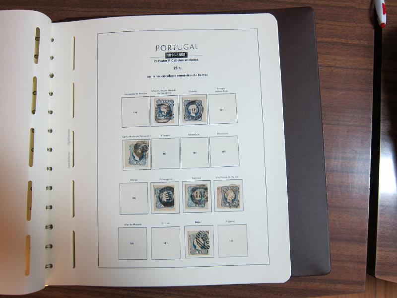 0015 (45).jpg -     Lote:    15      Marcofilia      Lotes Especiais       Descrição:      Portugal.   Colecção especializada de marcas numéricas das 1.ª e 2.ª reformas em selos de 25 reis, desde D. Maria II até D. Luís I, de frente. Lote a ver.        Lote       Valor Base:     &euro; 1.500,00     Valor Venda:     &euro; 3.000,00     